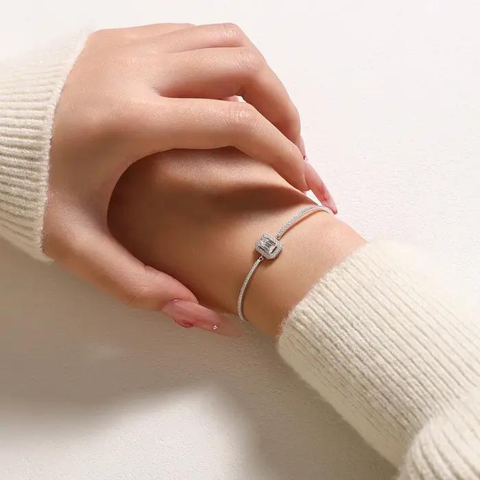 Bracelet de Luxe en Moissanite Taille Émeraude Argent Sterling 925 Bracelet Ajustable Bijou de Mariage et de Fiançailles pour Femmes Occasions Spéciales