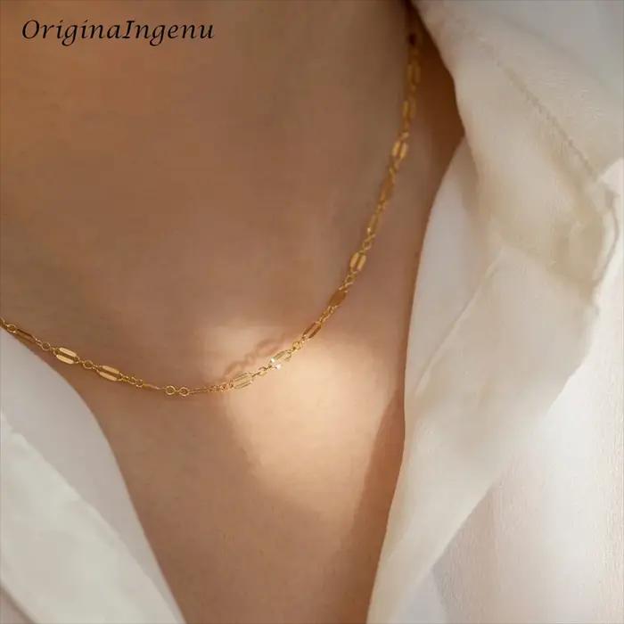 Collier en dentelle dorée rempli d'or 14K chaîne minimaliste bijou résistant pour femmes occasions spéciales elegance subtile geometrique