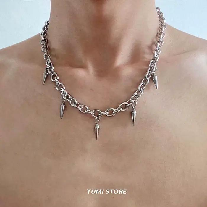 Hip Hop Rivet collier pour homme femme titane acier cône pendentif pull chaîne tour de cou bijoux Punk mâle Cool accessoires
