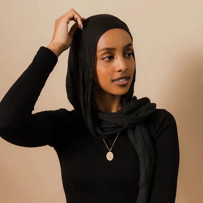 Collier ovale Surah Al-Fatiha | Collier de calligraphie arabe pour femmes, pendentif en acier inoxydable plaqué or 18 carats