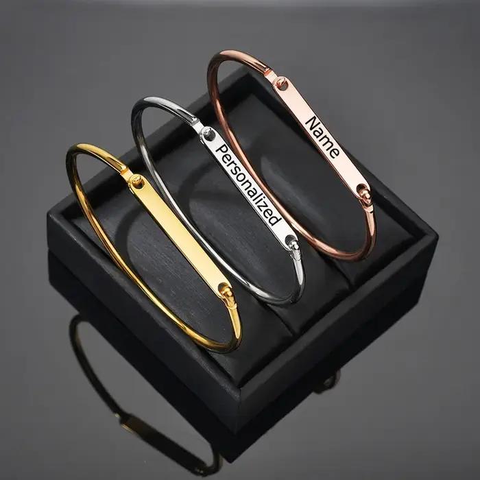 Bracelet Personnalisé avec Nom Gravé