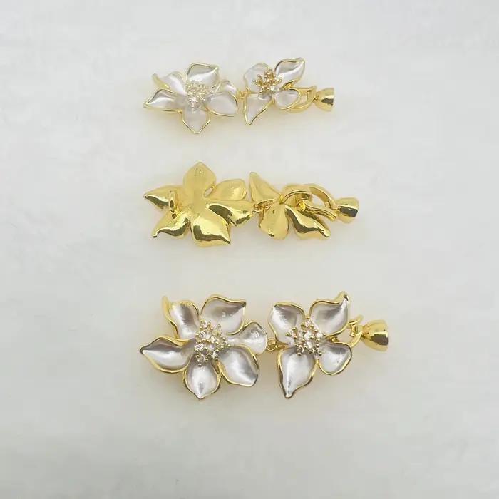 Boucle de connexion pour collier et bracelet