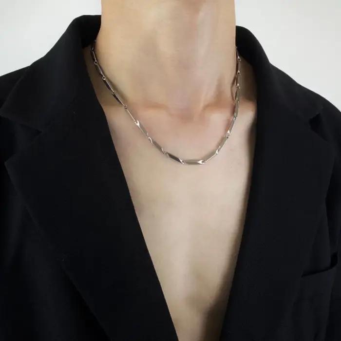 Collier losange en acier titane pour hommes et femmes
