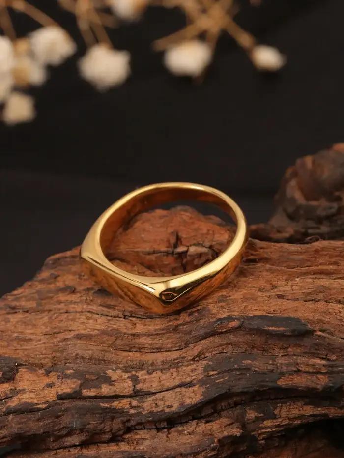 Bague signet géométrique lisse en forme de longue bande