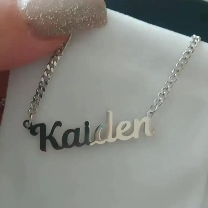 Collier personnalisé avec nom en or 18 carats avec chaîne gourmette