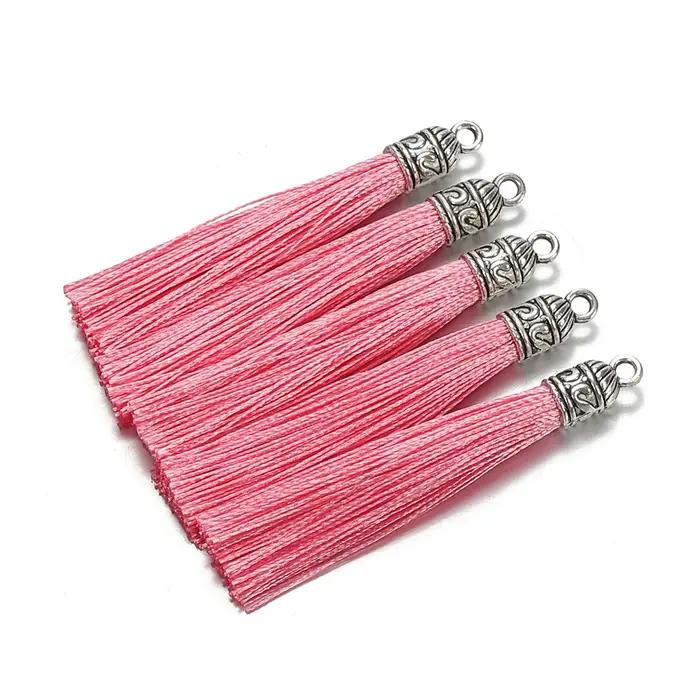 10 pièces 6cm soie gland breloques brosse glands avec des casquettes en argent Antique pour la fabrication de bijoux bricolage boucles d'oreilles à la main pendentif accessoires