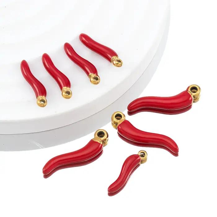 Charms en forme de piment rouge en acier inoxydable plaqué or pour bijoux personnalisés et DIY occassions spéciales femmes