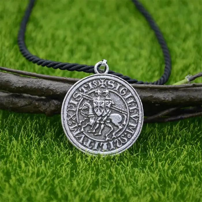 Pendentif chevaliers templiers sur cheval pour hommes, collier punk vintage, bijoux viking, accessoi