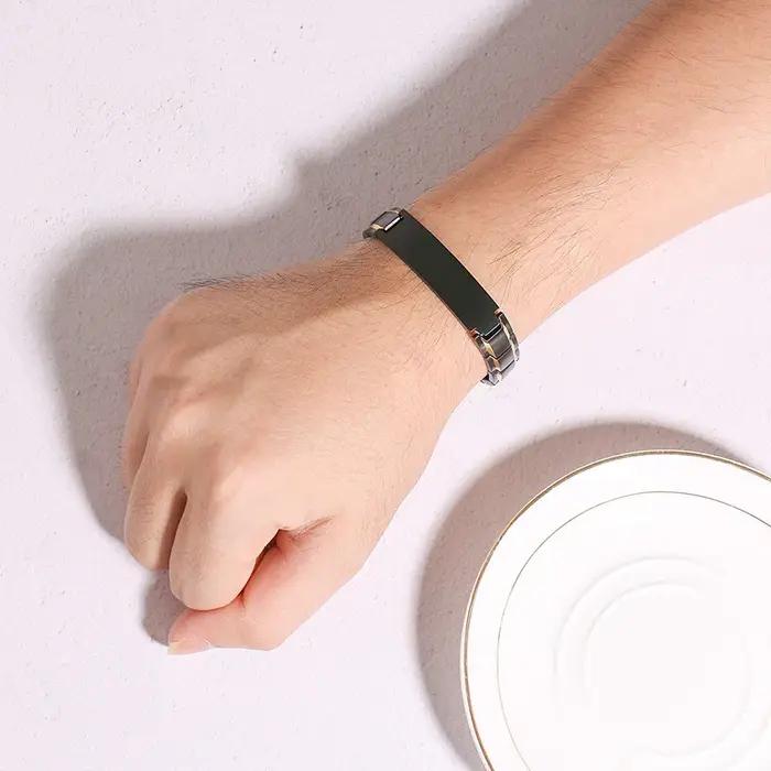 Bracelet d'identification personnalisé en acier inoxydable pour hommes avec fonction d'alerte médicale et gravure gratuite pour les occasions spéciales