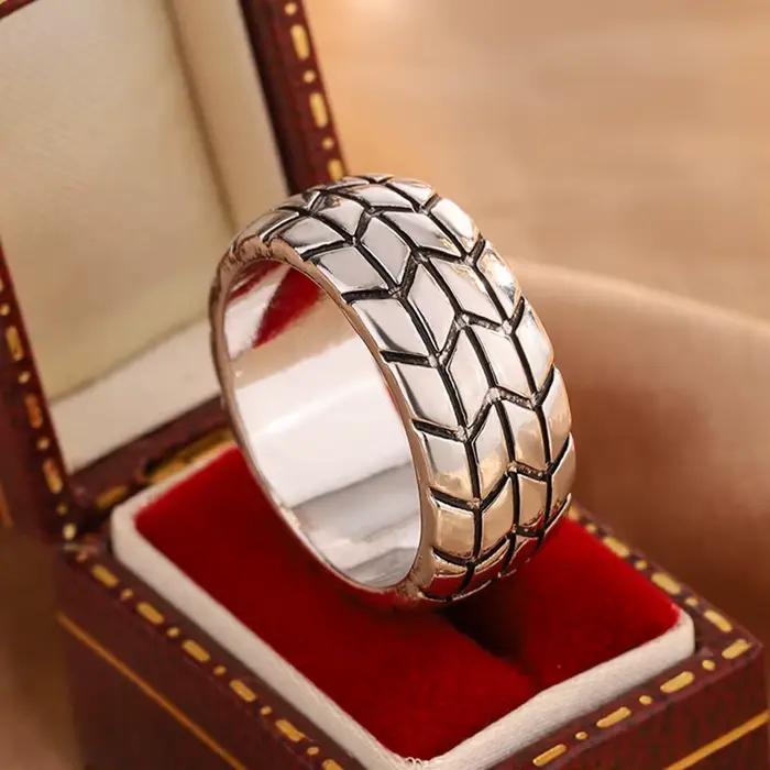 Bague plaquée argent 925 sertie de zirconium blanc classique pour engagement et occasions spéciales bijou de fête hip-hop style