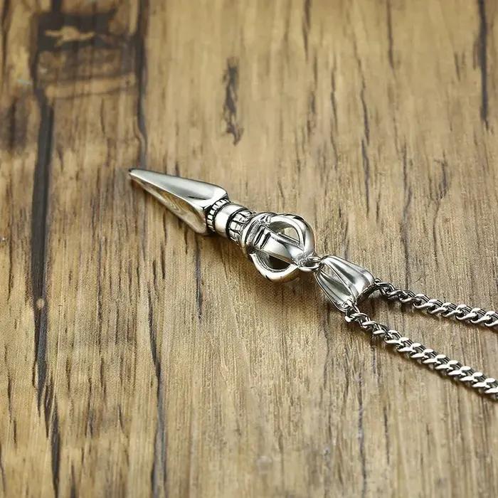 Collier avec pendentif en acier inoxydable pour hommes