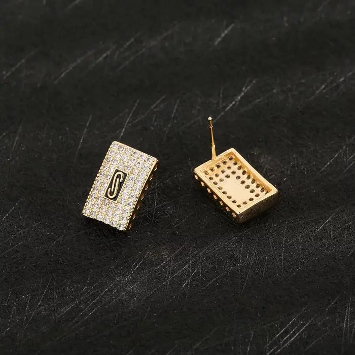 Boucles d'oreilles Monaco classiques en matériau hypoallergénique 14K – Accessoires simples pour les déplacements et la