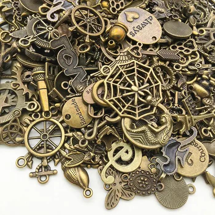 Vintage couleur mixte 20/30/50pcs Multi Styles aléatoire Antique Bronze pendentif à breloques perles à la main pour les résultats de fabrication de bijoux à bricoler soi-même