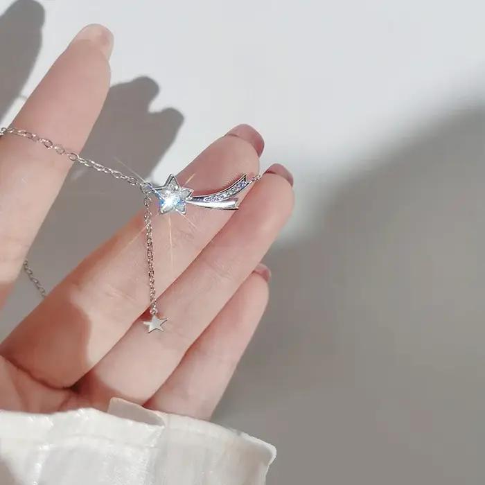 Collier en argent sterling 925 avec pendentif étoile zircone cubique pour femmes et filles occasions spéciales elegance cosmique