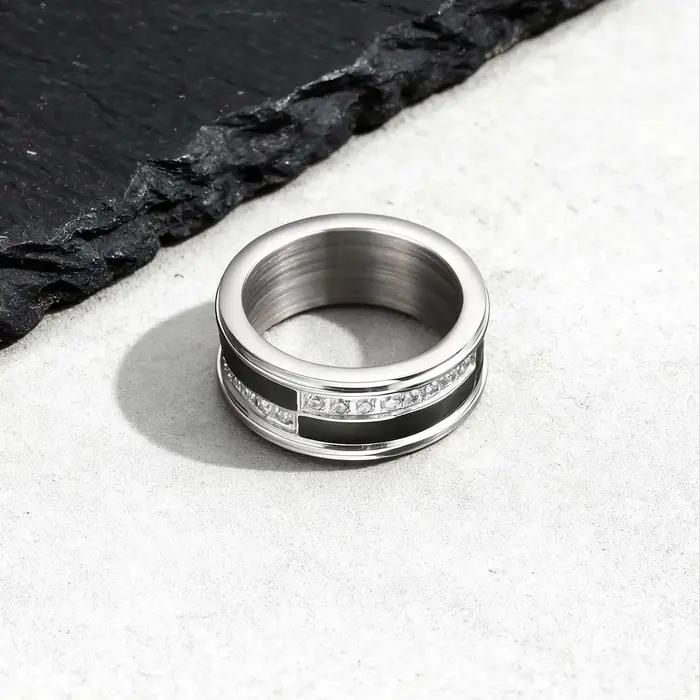 Bague élégante en émail noir pour hommes