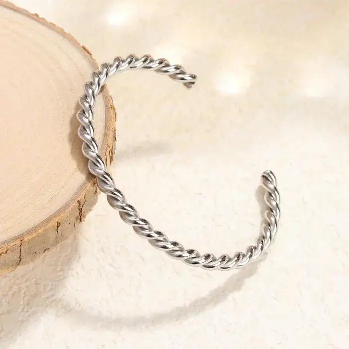 Bracelets en acier inoxydable pour hommes et femmes, couleur or, chaîne torsadée, bijoux à porter sur la main, cadeaux