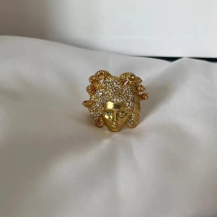 Nouvelle bague ajustable Medusa 2026
