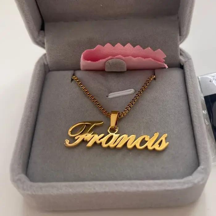 Collier avec Nom Personnalisé en Or