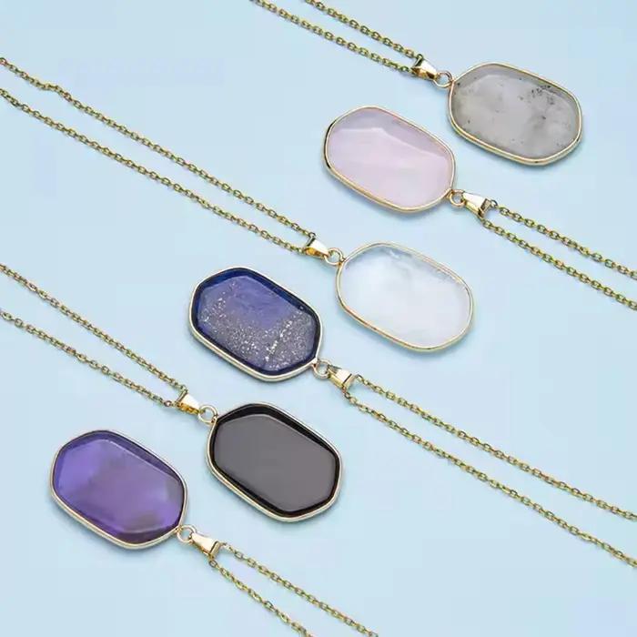Collier pendentif en pierre de cristal naturel