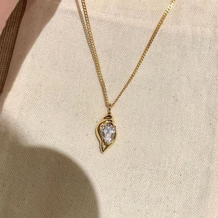 Collier pendentif coquillage zircon bijou vintage français pour femmes occasions spéciales cadeau anniversaire fiançailles mariage