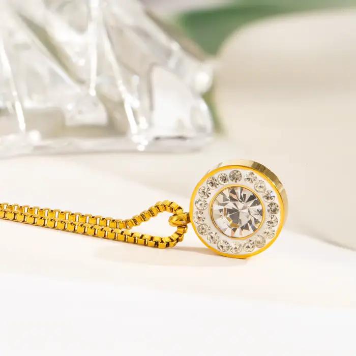 Collier en acier inoxydable plaqué or 18 carats avec pendentif CZ pour femmes romantique et hypoallergénique occasion spéciale quotidienne