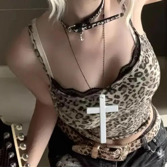 Collier punk gothique en bois avec croix vintage chaîne de pop-corn pour femmes et hommes occasions spéciales fêtes parties