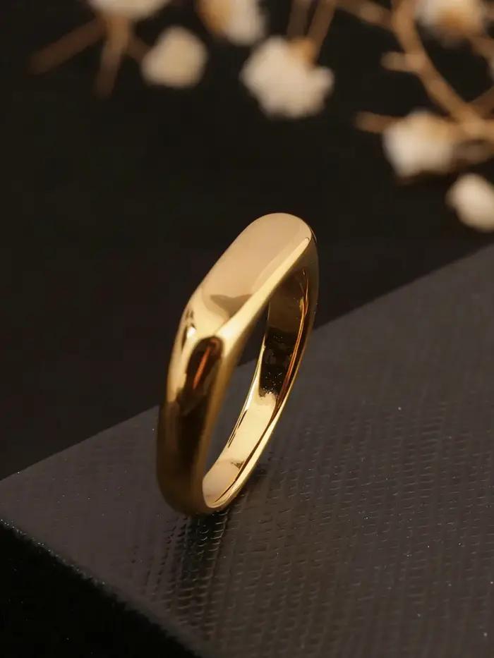 Bague signet géométrique lisse en forme de longue bande