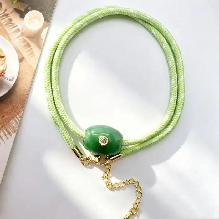 Collier en corde tressée avec perles en pierre naturelle à grande ouverture