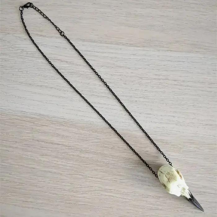 Collier crâne de corbeau