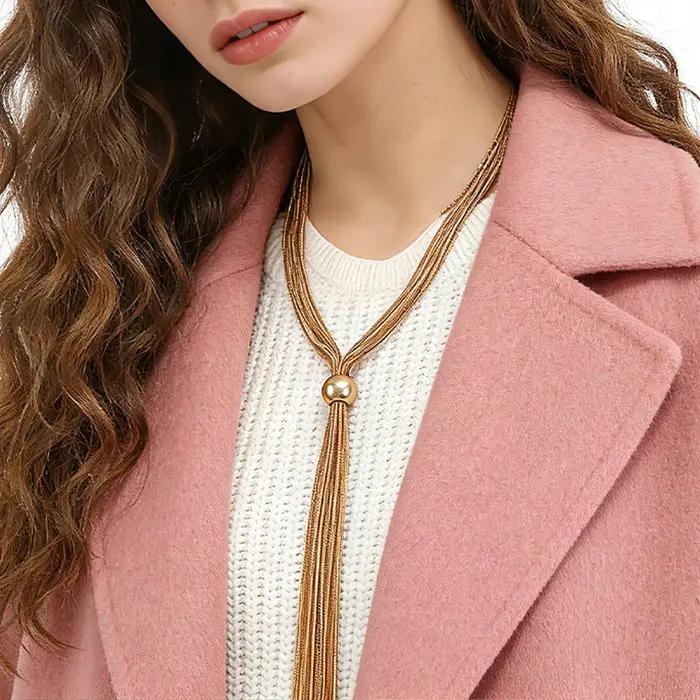 Collier lariat à pampilles en maille métallique, chaîne principale large en maille dorée tissée à la main, incrusté de cabochon vert naturel, superposé multicolore