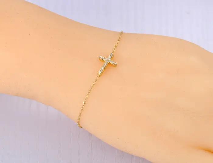 Lokaer croix religieuse Bracelets porte-bonheur pour femmes hommes classique en acier inoxydable zircon cubique bijoux de luxe Pulseras Mujer B23005