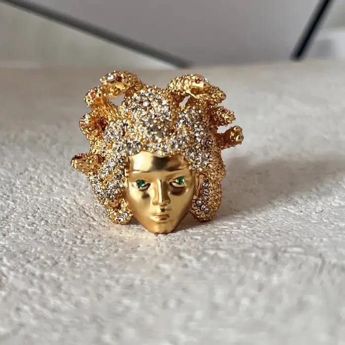 Nouvelle bague ajustable Medusa 2026