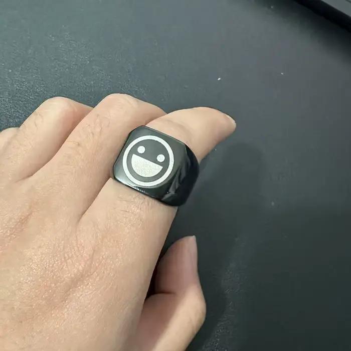 Bague Chevalière Personnalisée Gravure Nom Logo Bijou Photo Alliance Mariage Cadeau Unisexe Occasions Spéciales
