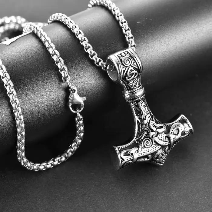 Collier avec pendentif Mjolnir, marteau de Thor, amulette viking, bijou scandinave pour homme.