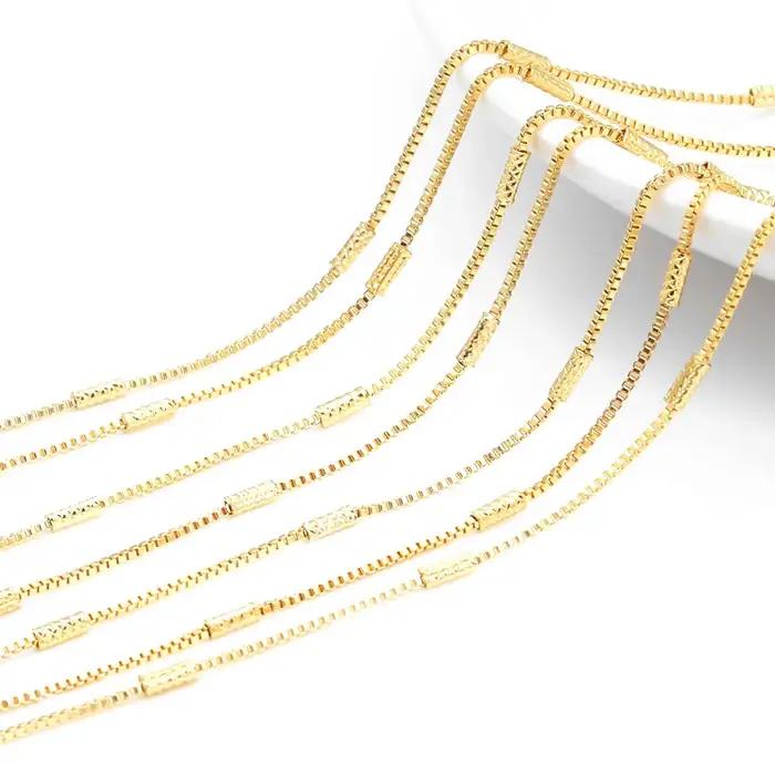 Collier de chaînes en forme de lettre O en cuivre doré 18K pour femmes occasions spéciales élégantes et modernes