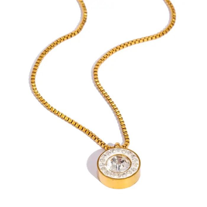 Collier en acier inoxydable plaqué or 18 carats avec pendentif CZ pour femmes romantique et hypoallergénique occasion spéciale quotidienne
