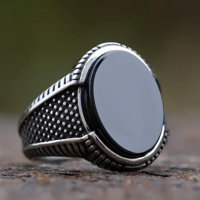 Bague rétro géométrique en Zircon noir acier inoxydable pour hommes occasions spéciales partys mariage anniversaires