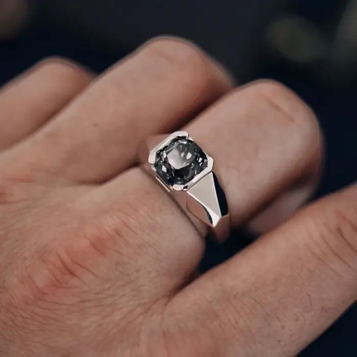 Bague en argent brillant pour homme