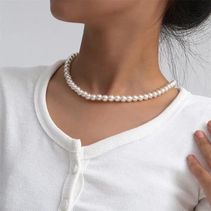 Collier ras de cou classique et élégant en perles blanches pour femmes et hommes