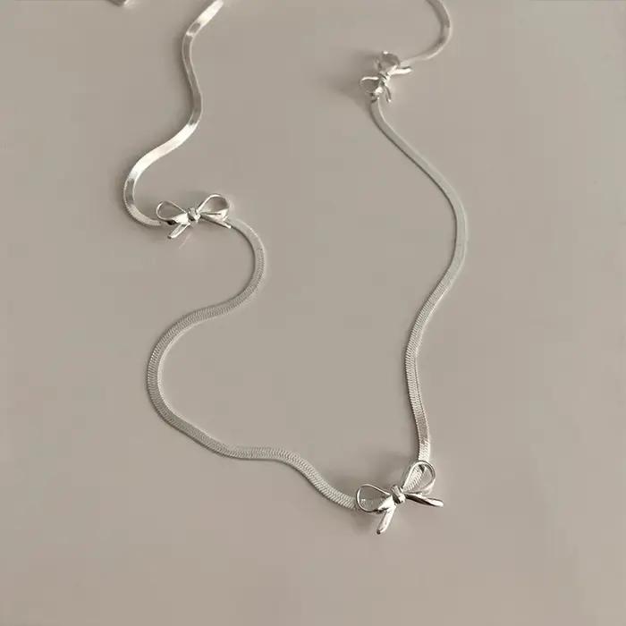 Collier à nœud minimaliste en argent sterling 925 cadeau de noël bijou de soirée pour femmes chaîne de clavicule personnalisée exquise à la mode occassionnels spéciaux
