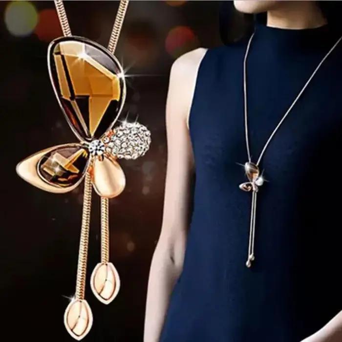 Collier Long avec pendentif papillon en cristal pour femmes