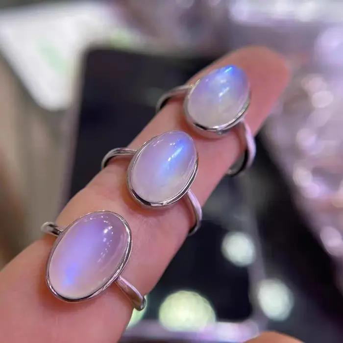 Bague réglable en pierre de lune naturelle bleue claire