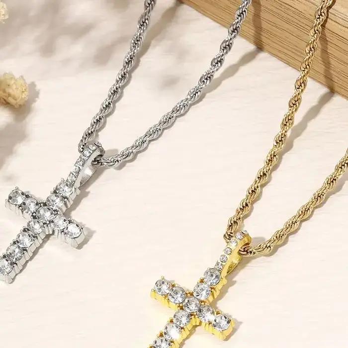 Collier croix pour hommes