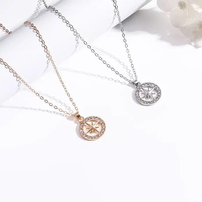 Le collier étoile hexagonale Sky Star David est un pendentif à la mode et polyvalent avec un sens du design unique pour les femmes