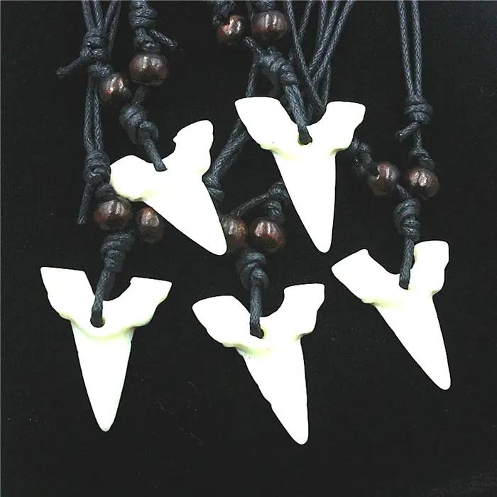 Collier de dent de requin Yak Sophia pour hommes et femmes