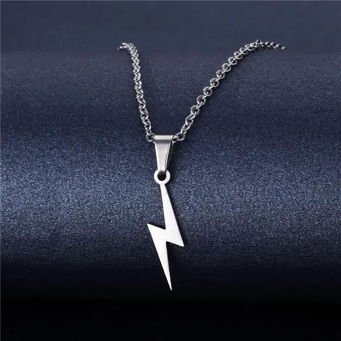 Collier éclair en acier inoxydable avec pendentif ajouré pour homme et femme style urbain moderne occasion quotidienne
