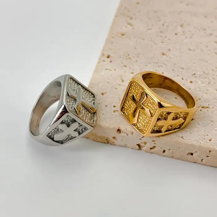 Bague Chevalière Rétro en Acier Inoxydable Plaquée Or 18 Carats Style Punk Gothique pour Homme Occasions Spéciales