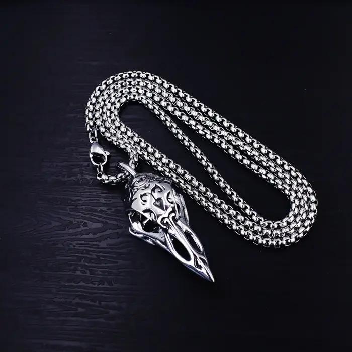 Collier pendentif crâne de corbeau nordique
