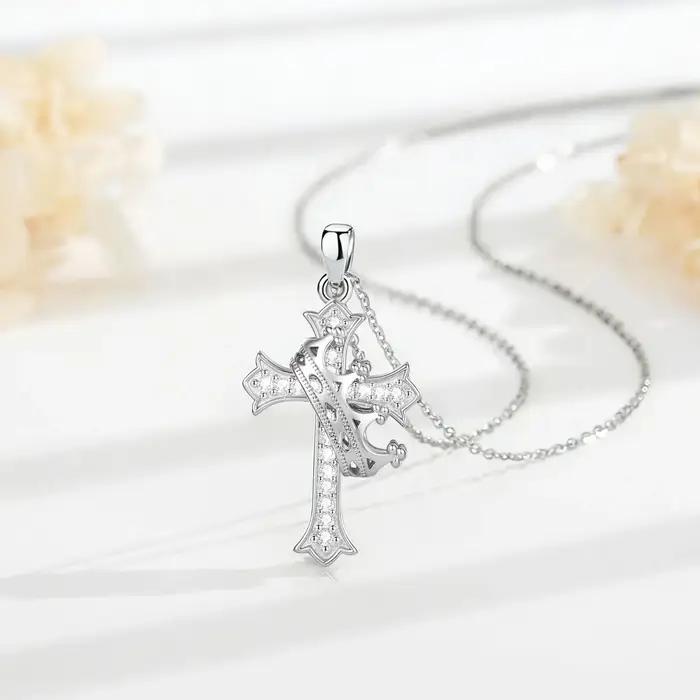 Collier croix couronne en cuivre classique unisexe symbole de foi pour femmes et hommes occasions religieuses et familiales