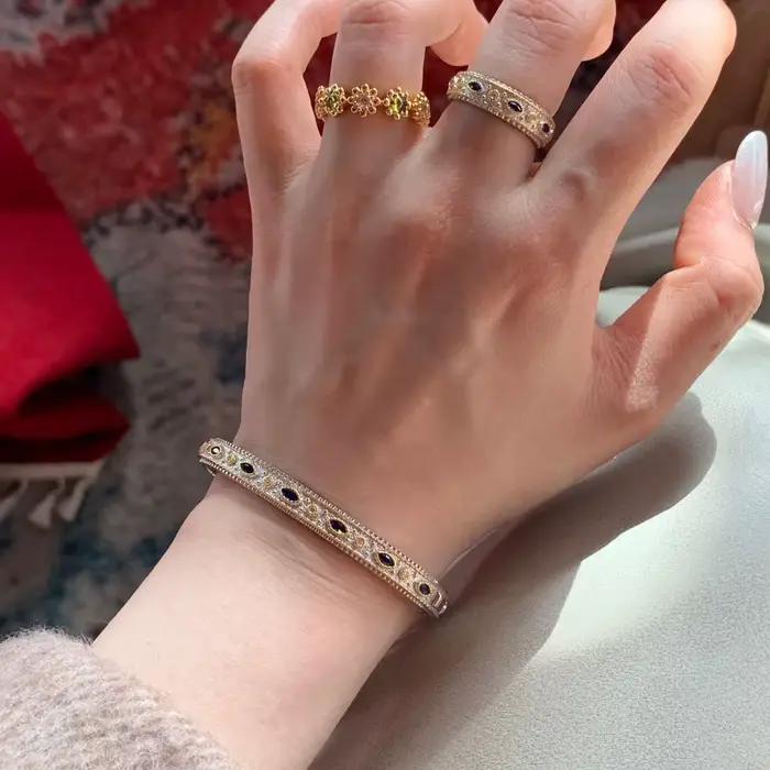Bagues Vintage Haut de Gamme en Relief Avec Diamants Bleu Saphir Pour Femmes Occasions Spéciales Ensembles De Bijoux Mode Exquis